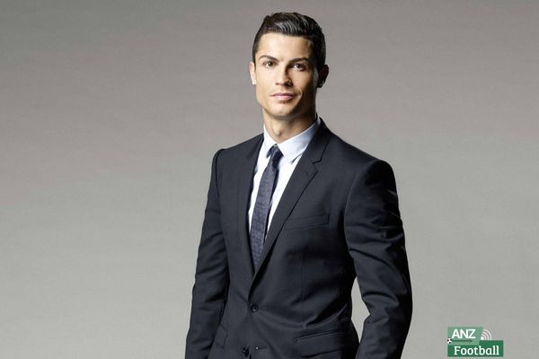 how-does-cristiano-ronaldo-make-money